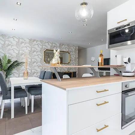 Casa Reine Jeanne- Ideal Groups & Family -central Near Train Station - Parking - New&confort-ac * Nice