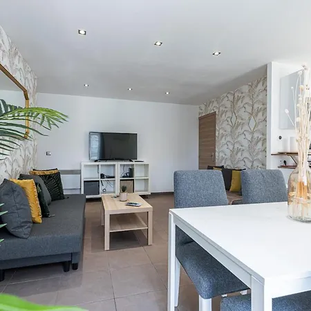 Casa Reine Jeanne- Ideal Groups & Family -central Near Train Station - Parking - New&confort-ac Lejlighed *