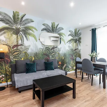 Lejlighed Casa Reine Jeanne- Ideal Groups & Family -central Near Train Station - Parking - New&confort-ac