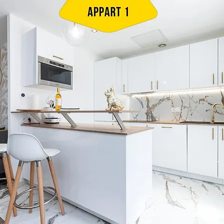 Lejlighed Casa Reine Jeanne- Ideal Groups & Family -central Near Train Station - Parking - New&confort-ac