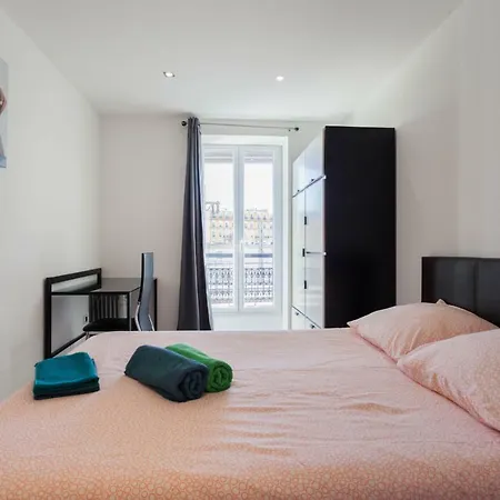 Casa Reine Jeanne- Ideal Groups & Family -central Near Train Station - Parking - New&confort-ac *